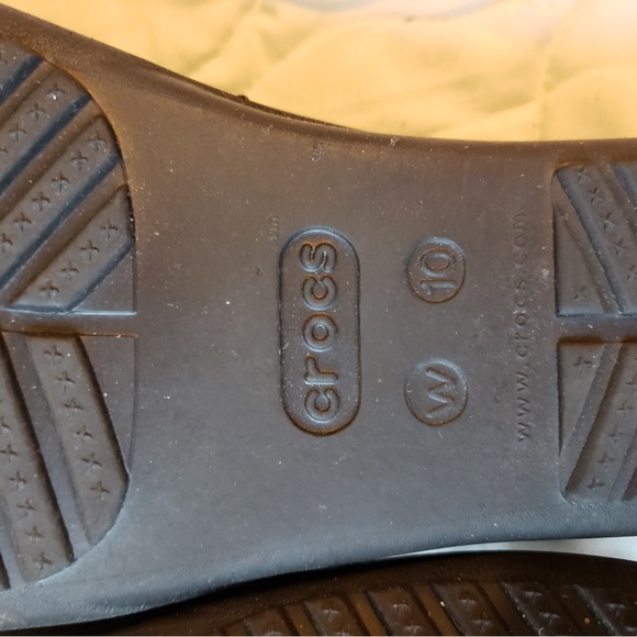 Black Size 10 Wedge Croc.  Worn 2-3 x.  Lost weight. - Picture 2 of 3